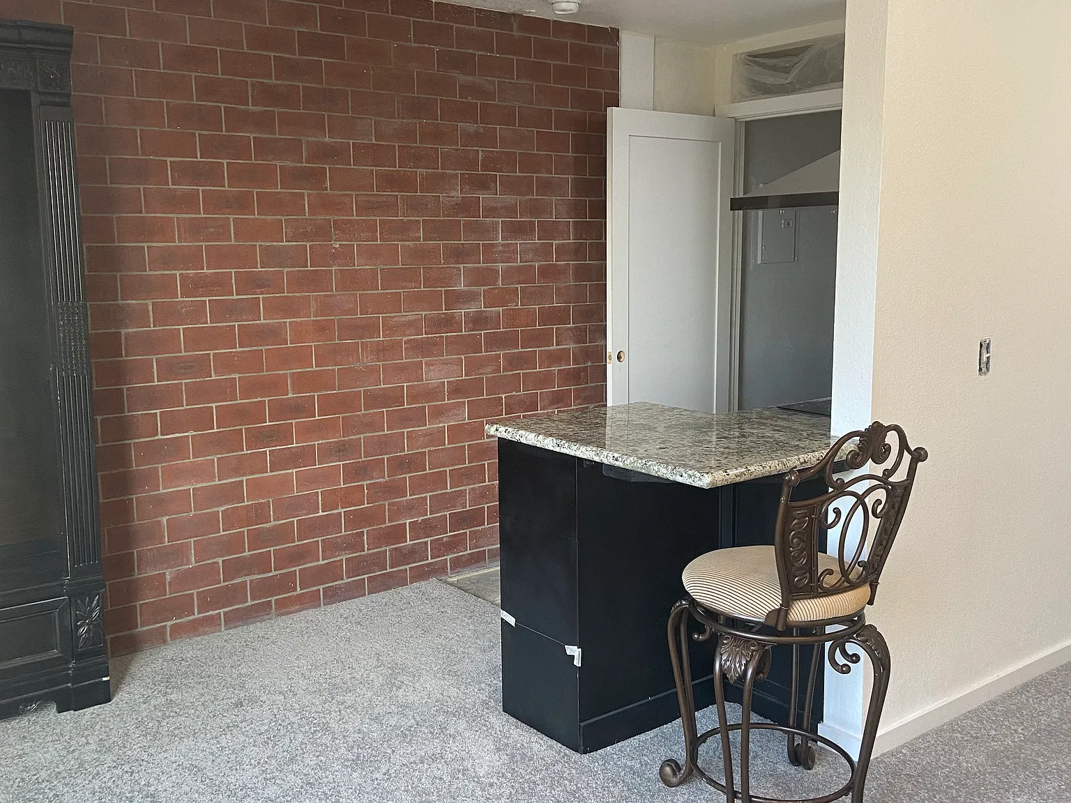 Studio, 400 sqft, $1,495 — Photo 2
