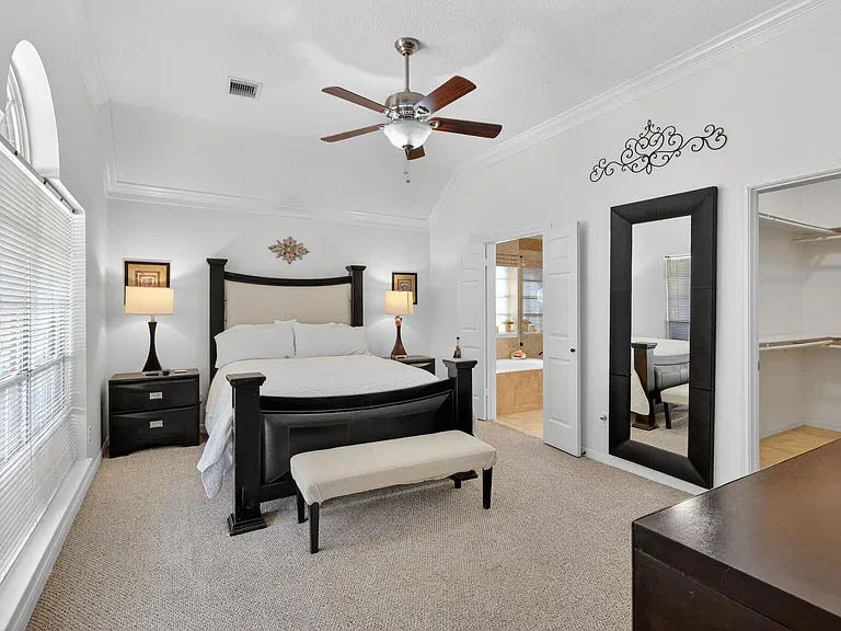 502 Ernst Ct — Photo 24