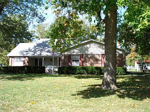 5th image of 555 Knollcrest Dr