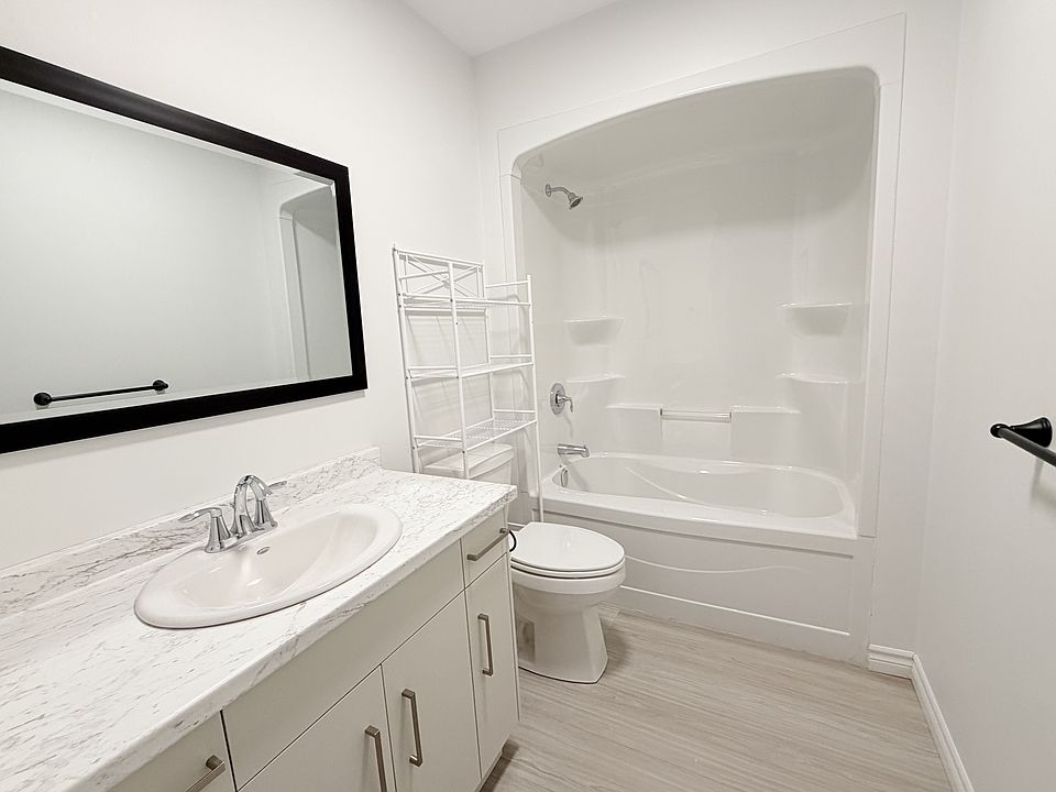 1st image of 3250 River St #3
