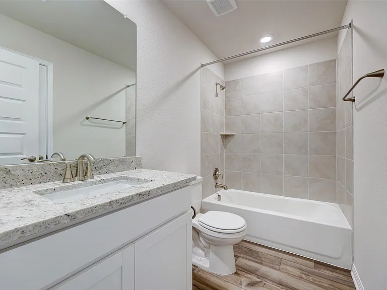 201 Fairmeadow Downs Dr — Photo 17