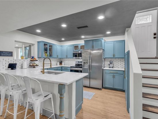 324 E Hughes Ave, Des Moines, IA 50315