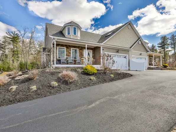 26 Braemoor Woods Rd #A, Salem, NH 03079