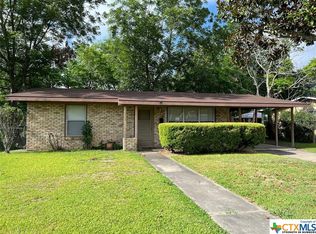 2003 E Mimosa Ave, Victoria, TX 77901