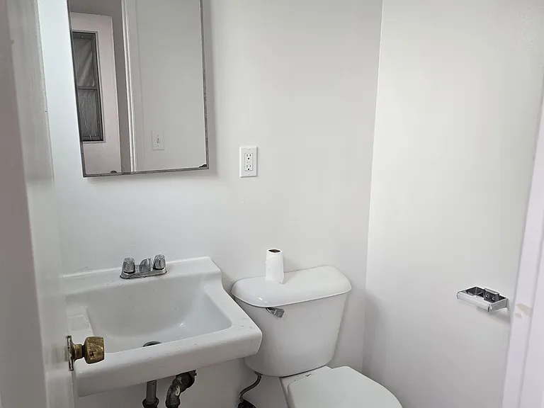 428 E Foothill Blvd #A — Photo 12