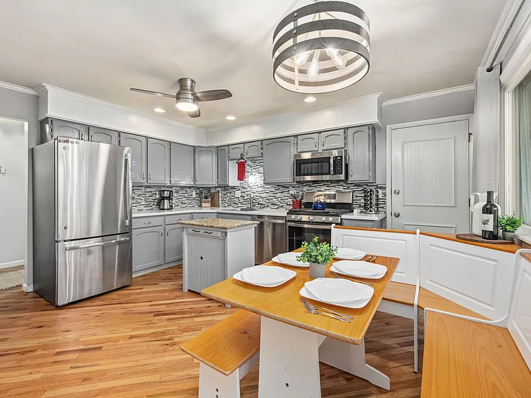 2101 Sandstone Dr — Photo 3