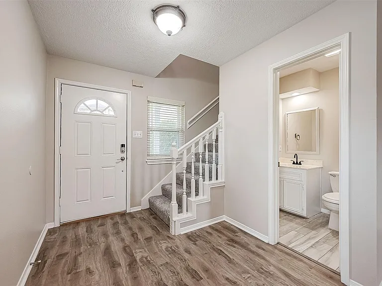 131 Cove Cir — Photo 4