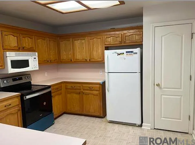 218 Edgehaven Dr — Photo 3