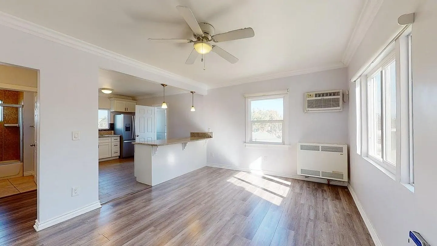 Modern & Spacious Home in East LA Great Value and Prime Location! — Photo 4