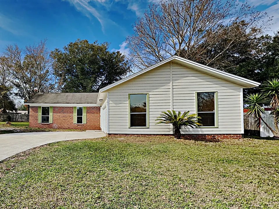 1060 Lana Ct