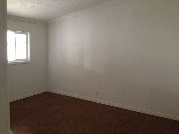 4th image of 1391 Ross St