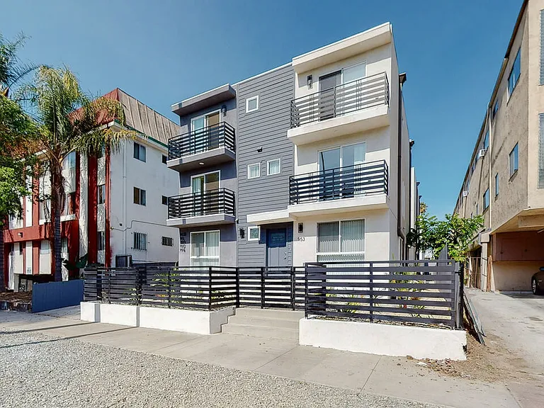953 N Mariposa Ave #2 — Photo 37