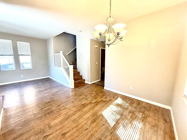 1730 Hemlock Ct — Photo 3