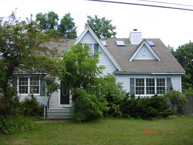 1st image of 51 Brook Ln