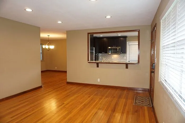 3925 Miruelo Cir N — Photo 4