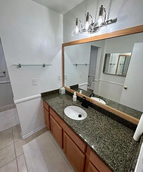 2000 Mathews Ave #5 — Photo 10