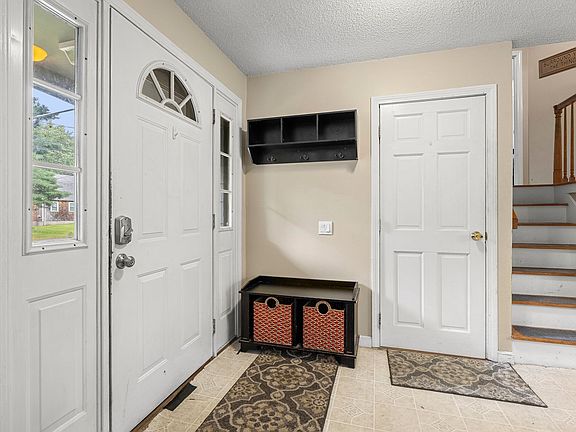 4th image of 15 Liane Way
