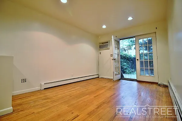 Rented by Real Street Inc | media 3