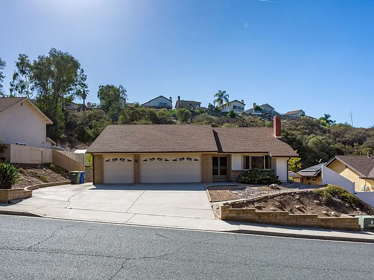 2441 Boyington Pl — Photo 3