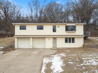 8404 115th St S, Cottage Grove, MN 55016