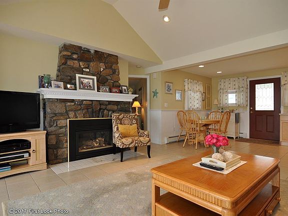 3rd image of 25 Mollusk Dr