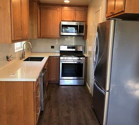 3rd image of 1014 Middle Ave