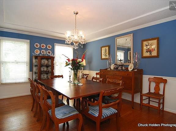 3rd image of 152 Woodshore Cir