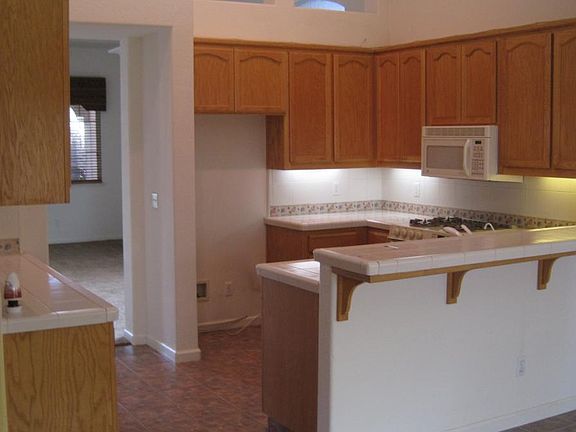 5th image of 1882 Hyde Park Ln