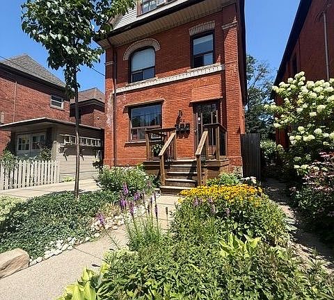 2nd image of 302 Jackson St W #2
