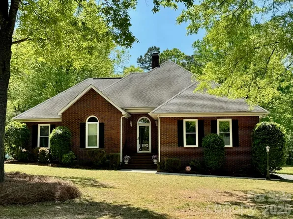 400 Arminius Ct, Monroe, NC 28110