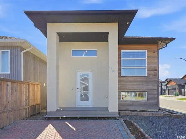202 Bentley COURT, Saskatoon, SK S7L 6L4