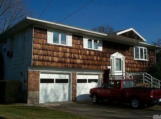 3185 Shore Rd, Oceanside, NY 11572