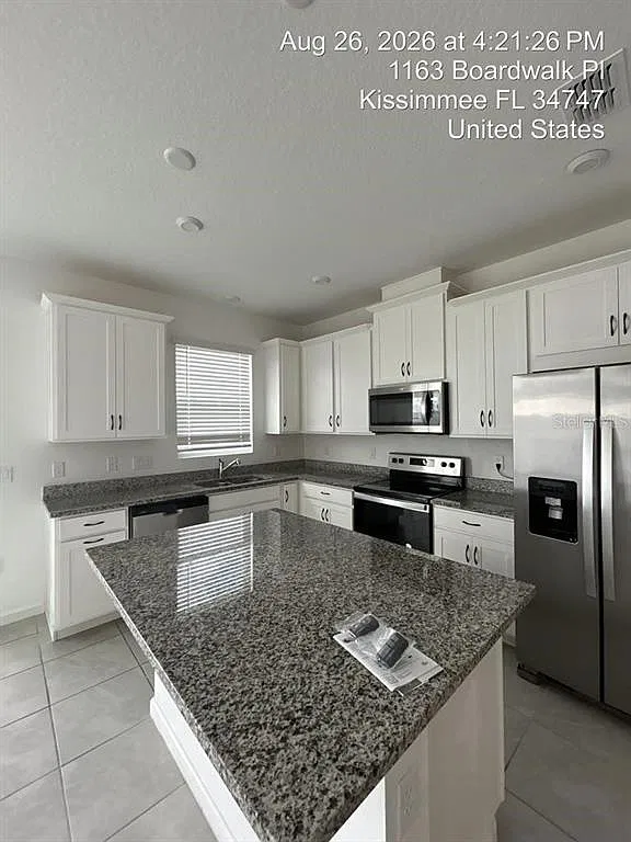 3 bed, 3.0 bath, 1473 sqft, $1,980 — Photo 2