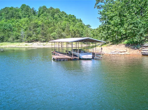8379 Chestnut Dr, Rogers, AR 72756