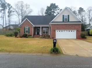 1316 Hunters Trl, Hope Mills, NC 28348