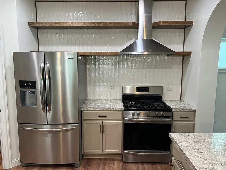 800 Heyl Ave — Photo 10