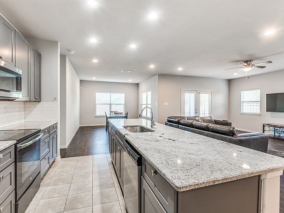 5th image of 3541 Melinda Hills Dr