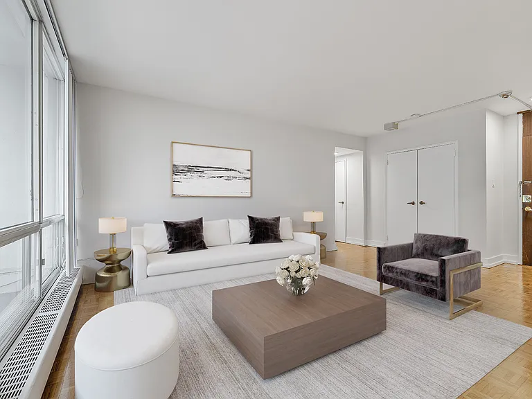 55 Brownlow Ave — Photo 7