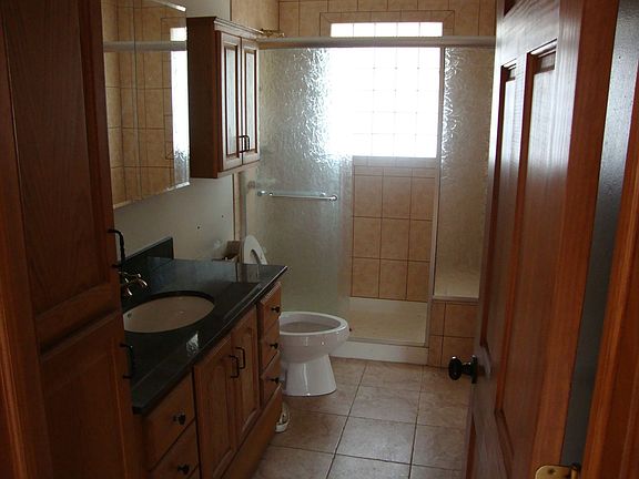 1st Fl full bath