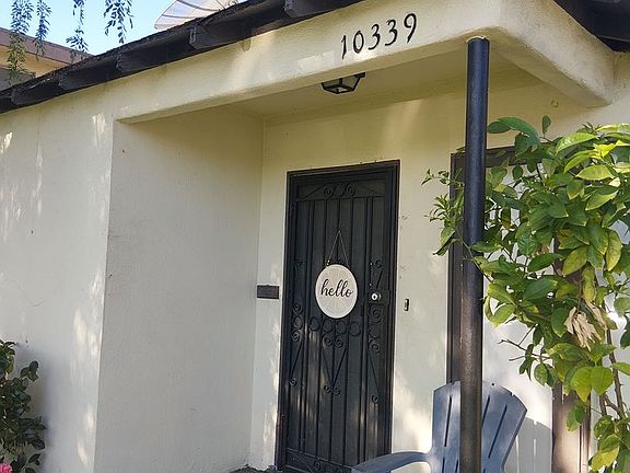 4th image of 10339-41 La Reina Ave #De8cdf98e