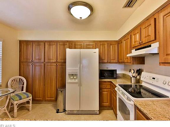 3rd image of 221 Fox Glen Dr APT 2301