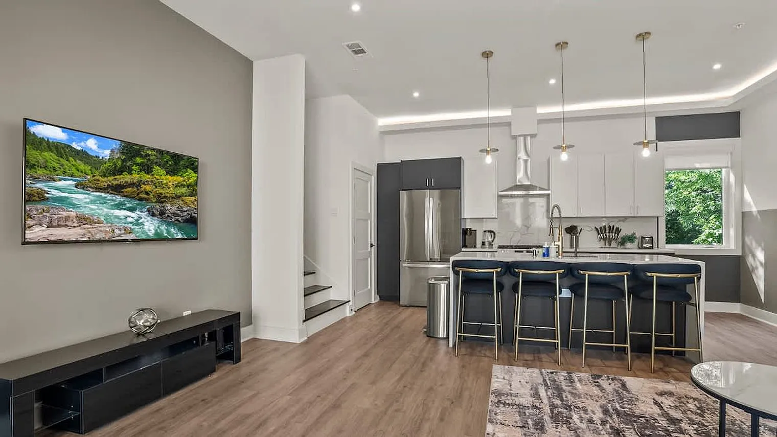 3 bed, 2.0 bath, $4,499 — Photo 3