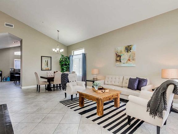 4th image of 746 W Calle Las Tunas