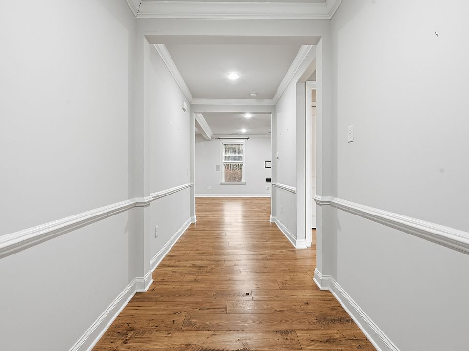1st image of 829 Summit Crest Ct