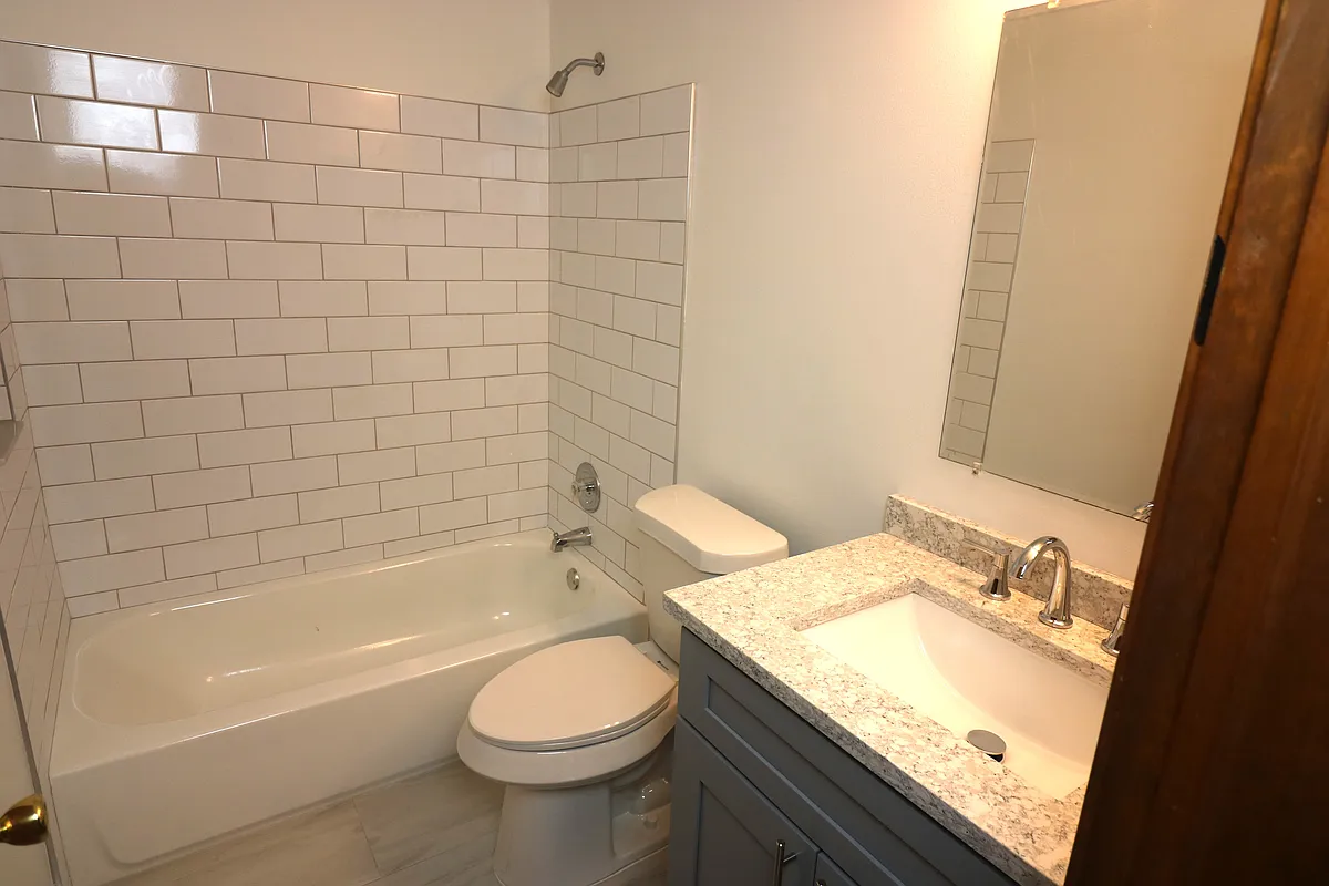 Bathroom - 81047 Church St #7
