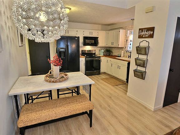 5th image of 1119 Hornbeam Cir W