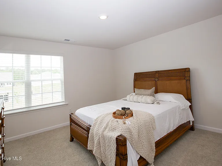 1179 Misty Creek Dr — Photo 37