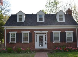 825 Forest Ave, Belleville, IL 62220