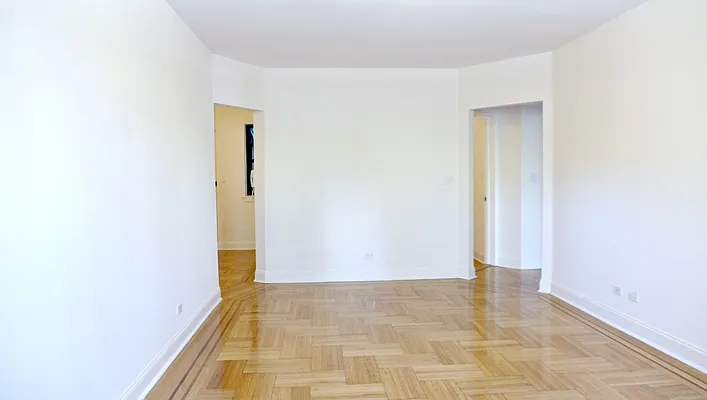 Rented by Metropolitan Equities | media 9