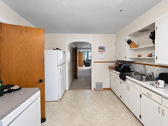 4th image of 411 E Jackson St